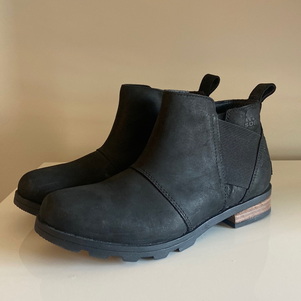 Sorel bootie size 6.5 women’s